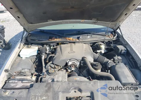 2000 Lincoln Town Car Signature из США, поврежденный, VIN 1LNHM82W9YY937526